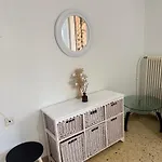 φωτεινο διαμερισμα στη νεαπολη-λαρισας έως 4 άτομα Apartment *