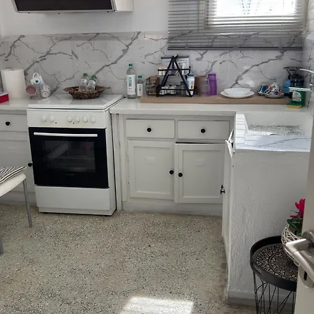 στη νεάπολη-λαρισας *