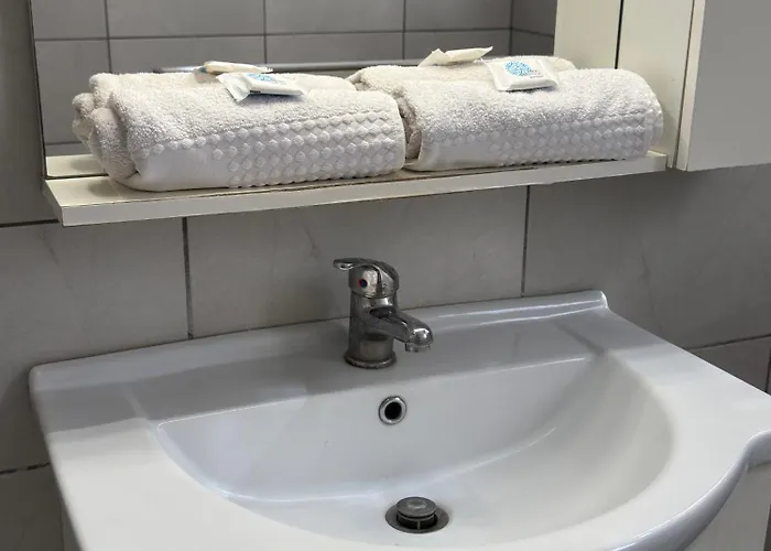 φωτεινο διαμερισμα στη νεαπολη-λαρισας έως 2 άτομα